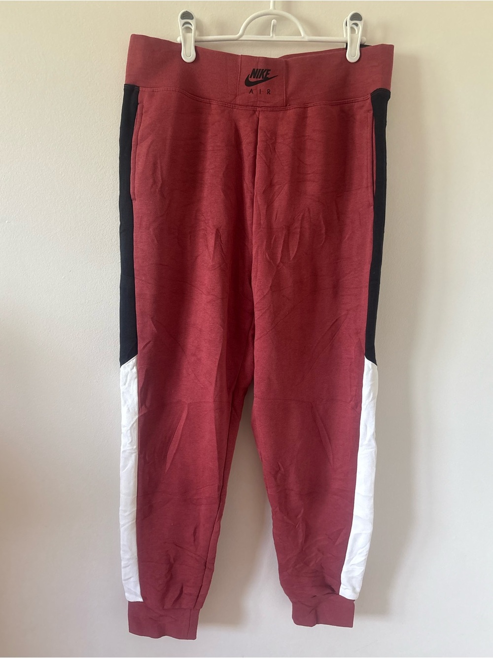 NWT Women’s Nike Air Sweatpant Jogger Size L